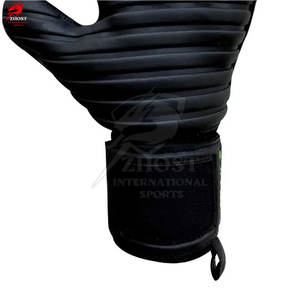 Guantes de Portero con Distribución de Peso Equilibrada para una Verdadera Sensación al Agarrar, Kit de Alta Precisión para Porteros Élite - Product Image 4