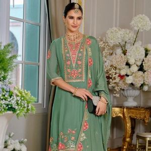 Conjunto de Kurta y Palazzo de Seda Chinon Premium con Bordado y Dupatta con Espejos Reales, Precio al por Mayor por Royal Export - Product Image 3