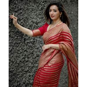 Sari de Seda Suave de Diseñador con Blusa Roja Sin Coser para Mujer - Product Image 2