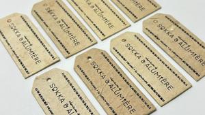 Étiquettes suspendues personnalisées en carton, faites à la main, écologiques, recyclables pour vêtements, étiquettes de vêtements durables et emballages cadeaux pour l'extérieur - Product Image 2
