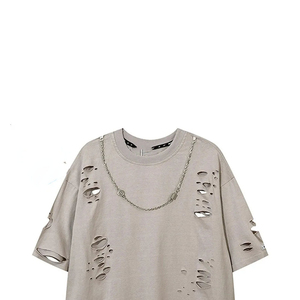 เสื้อยืดผู้ชายทรงปกติ แต่งโซ่ ล้างด้วยเลเซอร์ ดีไซน์ขาดๆ สไตล์พังก์ คอกลม แขนสั้น พิมพ์ลาย ระบายอากาศได้ดี ผ้าฝ้าย 100% - Product Image 4