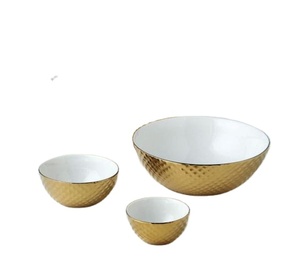 Ensemble de 3 bols de service de grande à petite qualité en métal de qualité alimentaire finition blanche et dorée bols de décoration pour la maison - Product Image 1