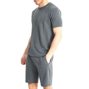 Conjunto de dos piezas de pantalones cortos y camisetas para hombre, estilo casual de verano, tallas grandes, con impresión de logotipo personalizada, venta al por mayor. - Product Image 2