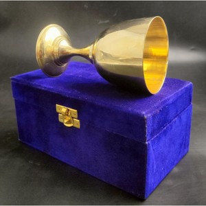 Copa de Vino Elegante Hecha a Mano en Latón con Borde Dorado en Forma de Campana, Muy Solicitada, Ideal para Regalos - Product Image 3