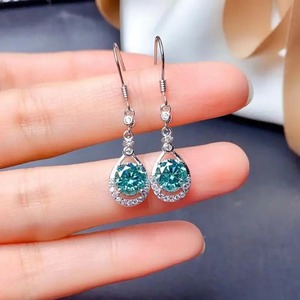 Nouvelle conception Boucles d'oreilles pendantes en argent sterling plaqué or blanc avec moissanite 925 de 1,0 carat*2 et tourmaline Paraiba taille éclatante, tendance - Product Image 6