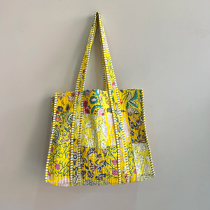 Bolso acolchado con asas largas |   Bolso de Mano de Algodón con Estampado Floral |   Bolso Tote Acolchado con Estampado Floral Boho - Product Image 1