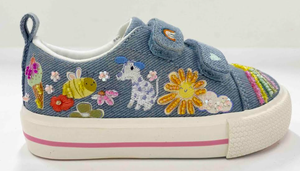 Chaussures vulcanisées pour enfants en gros du Vietnam, avec empeigne en maille, superposition en daim, semelle extérieure en caoutchouc, fermeture auto-agrippante, légères, personnalisables OEM - Product Image 6