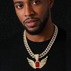 <span class=keywords><strong>Collana</strong></span> <span class=keywords><strong>con</strong></span> Ciondolo Ali d'Angelo in <span class=keywords><strong>Rubino</strong></span> Ghiacciato, Gioielli Hip Hop Bling <span class=keywords><strong>con</strong></span> Catena Cubana in Lega di Lusso e Cristalli, <span class=keywords><strong>con</strong></span> Gemma Rossa - Product Image 1