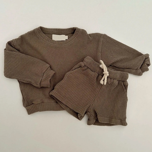 Conjunto de Dos Piezas de Algodón para Bebé Unisex, Camiseta y Pantalones Cortos de Color Sólido, Atuendo Informal de Verano, Cuello Redondo, Manga Corta, Ropa Transpirable - Product Image 4