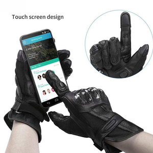 Gants en cuir de haute qualité pour moto, conçus pour la conduite sur route, avec des panneaux de protection, des sections respirantes et une mobilité flexible des mains - Product Image 4