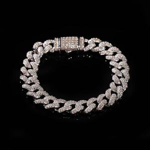 Bracelet de luxe en argent 925 avec moissanite, maillons cubains, taille brillant rond, micro-pavé, unisexe, avec fermoirs sécurisés - Product Image 4