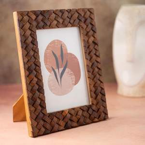 Marco de Fotos Clásico Hecho a Mano de Madera Maciza a Todo Color para Exhibición en Pared y Mesa - Product Image 4