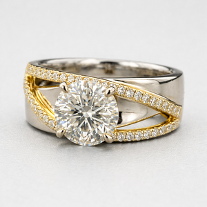 Anillo de platino con diamantes cultivados en laboratorio para mujer, con un diseño elegante y atemporal, ideal para bodas, fiestas y eventos especiales. - Product Image 2