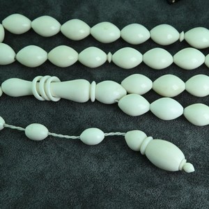Tasbih Étnico de Hueso Hecho a Mano, Cuentas de Oración Islámicas de Calidad Premium, Ecológico y Moderno - Product Image 1
