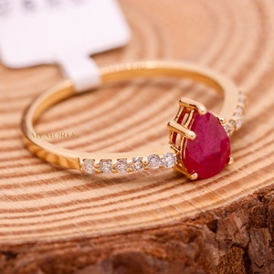 Bague solitaire en or jaune 14 carats avec rubis naturel taille poire |   Bague avec accent en diamant, bijoux fins, cadeau pour femmes, prix de gros - Product Image 2