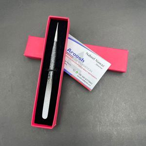 Pince à épiler professionnelle en acier inoxydable durable avec logo personnalisé, à pointe fine, pour cils, outil de beauté, vente en gros - Product Image 1