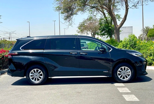 โตโยต้า เซียนน่า ไฮบริด ปี 2024 ใหม่ เครื่องยนต์ 2.5 ลิตร LE 4 สูบ 186 แรงม้า 182 กิโลวัตต์ (247 แรงม้า) เกียร์อัตโนมัติ 7 ที่นั่ง ขับเคลื่อนล้อหน้า พวงมาลัยซ้าย - Product Image 3