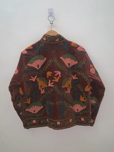 Chaqueta Bomber Bordada Floral Suzani de Terciopelo Marrón, Abrigo de Invierno Moderno con Relleno de Algodón, Diseño Entallado con Cuello Hecho a Mano - Product Image 4