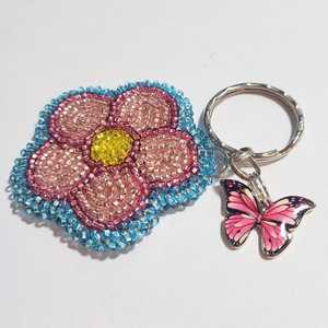 Llavero con Cuentas de Flores y Dije de Mariposa Rosa, Estilo Lindo, Anillo de Metal de Aleación de Zinc y Resina - Product Image 1
