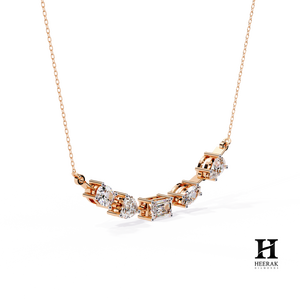 Collier en or 18 carats avec diamants de formes multiples, orné de diamants mélangés de taille émeraude, poire et marquise - Product Image 5