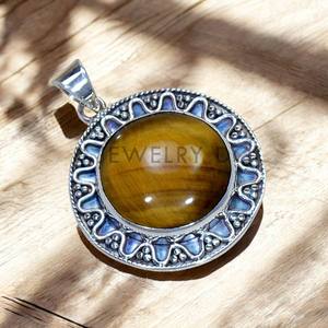 Colgante de Plata de Ley 925 con Piedra Natural de Ojo de Tigre, Estilo Clásico, Venta al por Mayor, Certificado IGI, Joyería Unisex para Mujer - Product Image 1