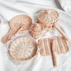 Jouet de cuisine en rotin pour enfants, fabriqué au Vietnam, avec couvercle, pour faire semblant de cuisiner. - Product Image 3