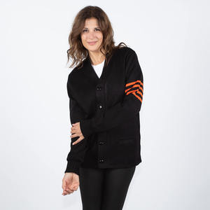 Cárdigan tipo chaqueta de punto 100% acrílico vintage para mujer, de invierno, con doble botonadura, bordado, corte ajustado, negro y naranja, con letras estilo universitario - Product Image 1