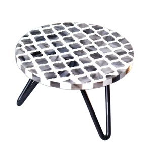 Présentoir à gâteaux élégant fait main en résine avec incrustation Plateau de présentation à desserts en métal élégant pour la décoration de fêtes et d'événements de luxe - Product Image 4