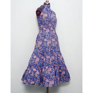 เดรสผ้าฝ้ายคุณภาพสูงมาใหม่สำหรับฤดูร้อน ดีไซน์ทันสมัย หวานละมุน ลายดอกไม้สีแดง แขนกุด ทรงเอไลน์ ความยาวปานกลาง - Product Image 3