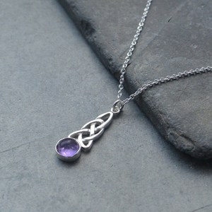 Colgante de Nudo Celta Vintage Hecho a Mano en Plata de Ley con Baño de Oro/Plata, Engastado con Amatista, Certificado por Terceros, Unisex, para Uso Diario - Product Image 1