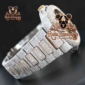 นาฬิกาข้อมือผู้ชายหรูหรา Ruha Enterprise ตัวเรือนสแตนเลส หน้าปัดประดับเพชร ดีไซน์ทรงสี่เหลี่ยม ระบบอนาล็อก พร้อมจำหน่าย - Product Image 3