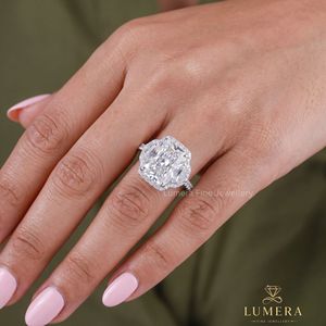 Bague de fiançailles à trois pierres en diamant de laboratoire taille radiant certifié IGI, or massif, produit certifié - Product Image 5