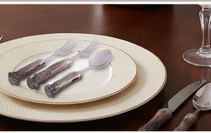 Ensemble de couverts en acier inoxydable argenté avec manche style écorce d'arbre pour une décoration rustique de table lors de dîners, mariages, fêtes, restaurants et à la maison. - Product Image 5