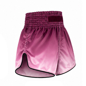 Shorts de Muay Thai personnalisés pour hommes, taille haute, en satin, couleur unie, fermeture élastique, respirant, logo avant, séchage rapide, style décontracté - Product Image 2