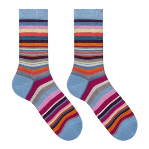 Chaussettes de sport rayées personnalisées de haute qualité pour hommes, respirantes, tricotées, écologiques, séchage rapide, noires et bleues, hauteur mi-mollet - Product Image 4