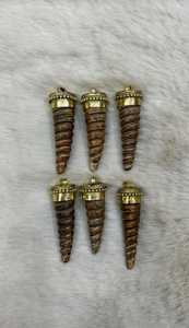 จี้เปลือกหอยมุกธรรมชาติแกะสลักด้วยมือ สไตล์วินเทจ โบโฮ สำหรับทำเครื่องประดับ DIY เป็นมิตรกับสิ่งแวดล้อม เครื่องประดับชาติพันธุ์ สีดำและสีเบจ - Product Image 2