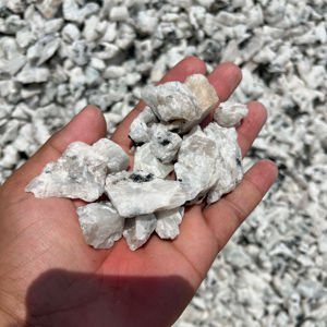 Pierres brutes de pierre de lune arc-en-ciel naturelle de haute qualité, cristal de pierre de lune blanche en vrac, forme irrégulière, décoration d'intérieur, vente en gros - Product Image 4