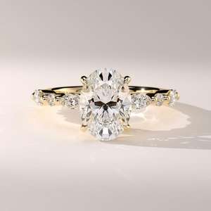 Experiencia Profunda en la Oferta de Anillos de Aniversario de Diamantes 100% Naturales y Cultivados en Laboratorio de Primera Calidad en Color Blanco DEF - Product Image 1