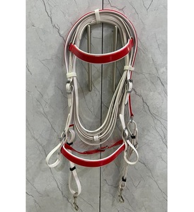 Ensemble de bridon pour cheval en PVC rouge et blanc avec rênes assorties, durable, imperméable, ajustable, avec attaches en acier inoxydable, disponible en 4 tailles - Product Image 3