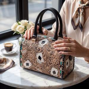 Sac de voyage de luxe en cuir véritable 100% pour femme, motif floral sculpté à la main, sac de week-end portable et rapide, haute qualité - Product Image 3