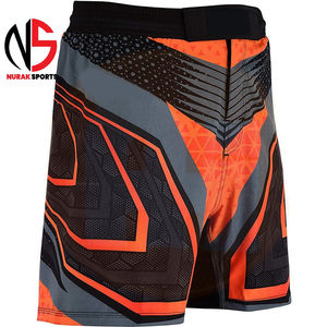 Shorts de Muay Thai pour hommes en matériau durable, disponibles en gros, sur mesure, anti-plis, de qualité supérieure. - Product Image 6