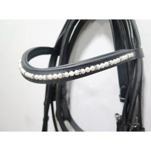 บังเหียนม้าหนังแท้แบบพรีเมียมสั่งทำพิเศษ พร้อมสายคาดหน้าผากประดับมุก บังเหียนสำหรับขี่ม้าแบบอังกฤษ ทนทาน เหมาะสำหรับการแข่งขันโชว์ - Product Image 2