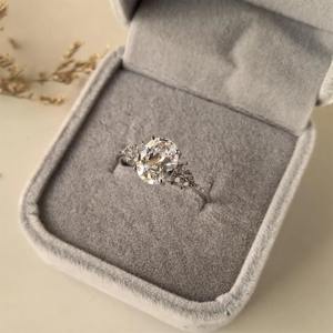 Anillo de Diamantes Moissanite de Lujo para Novia, Forma Ovalada, para Mujer, Joyería de Compromiso con Moissanite Auténtica, Disponible a un Precio Accesible - Product Image 3
