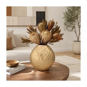 Vase de table moderne en aluminium, design géométrique fait main, finition argentée, Jaffs Exports, respectueux de l'environnement - Product Image 3