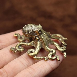 Figurine rectangulaire steampunk industrielle Aqdus Saleem en bronze et laiton, artisanale, écologique, durable, 35x30x28cm, pour table, décoration intérieure - Product Image 2