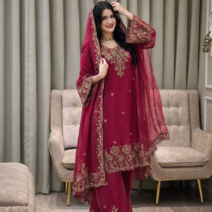 ชุดเคอร์ติพาลาซโซปักลายสีแดงเข้มพร้อม Dupatta | ชุดแต่งงานและชุดประจำชาติสำหรับผู้หญิง - Product Image 1