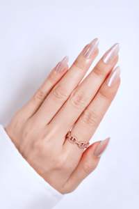 Uñas Postizas de Lujo con Brillo Blanco ABS, Forma de Almendra, Reutilizables, con Estampado Dorado, Longitud Media, Marca Helios, para Arte de Uñas - Product Image 5