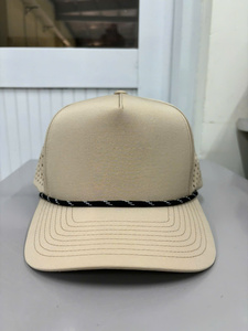Gorra de Béisbol Perforada con Corte Láser, 5 Paneles, Perfil Medio, Logotipo Personalizado con Cuerda, para Actividades al Aire Libre para Adultos, Hecha en Vietnam - Product Image 1
