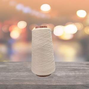 Fil à tricoter compact en coton peigné 100% NE 21s/1 - Product Image 1