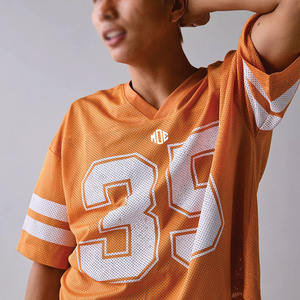 T-shirt de style maillot de football américain respirant pour hommes, conception personnalisée avec numéro, fabrication OEM, marque privée, streetwear, fabricant USA - Product Image 5